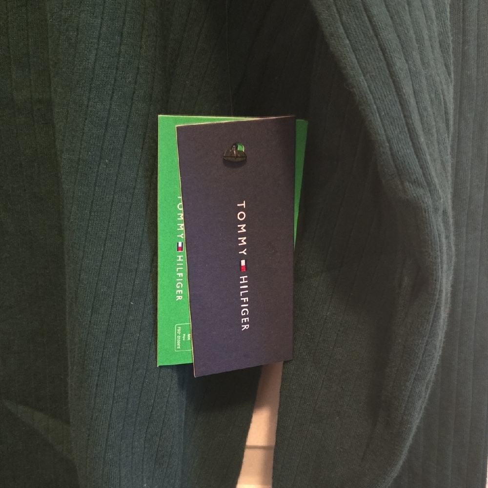 Tommy Hilfiger Men's Dark Green Long Sleeve Tee - Picture 2 of 2